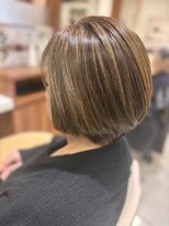 デフィ アオヤマ(defi AOYAMA) 人気の白髪ぼかしハイライト