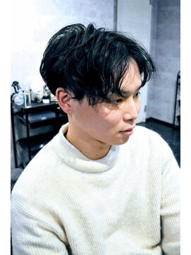 バーバーハウス ラヴィ(Barber House Lavie) センターパートマッシュ×柔らかスパイラルパーマ