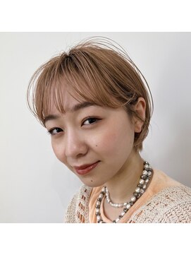 ジジ 代々木(Gigi) 【Gigi】外ハネボブ セクションカラー ペールベージュ