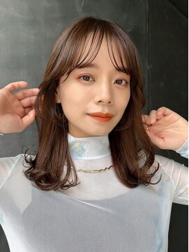 アンガーデン(Une GARDEN) 柔らかミディアム/レイヤーカット/くびれヘア/顔周りレイヤー