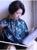 大人かっこいい黒髪ネイビーグレー小顔かきあげボブショートv3