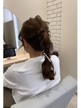 イロドリ(irodori.) 大人可愛い　ポニーテールアレンジ