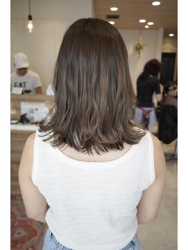 ミューズ バイ ケンジ(MUSE by KENJE) ベージュカラー/グラデーション/レイヤー