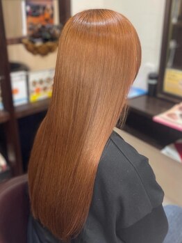 バーベナ(Verbena)の写真/【放出駅・徒歩3分】驚く程にしなやかな指通りと圧倒的な艶感◇思わず触りたくなる質感の美髪を叶えます♪