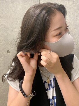 ケーツー あべのキューズモ－ル店(K-two) レイヤーカット*センターパート*オリーブカラー*イルミナカラー