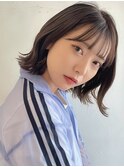 ネビージュ暗めカラー大人ガーリー外ハネボブくびれヘア20代