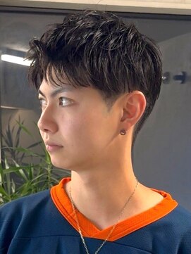 ディスイズバーバーフォース(THIS IS BARBER 4th) ツーブロック 刈り上げ 黒髪ショート 束感 アップバング 20代
