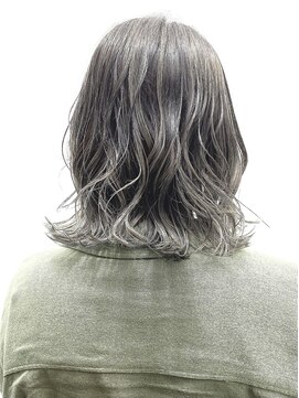 オンザ(ONTHE) エアタッチグレージュ3Dデザインミディアムボブ【林京平】