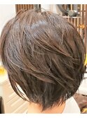 グレーベージュのやわらかボブ