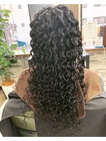 モニカ ヘア(MONIKA HAIR)&nbsp;ツイストスパイラルしっかりめ。