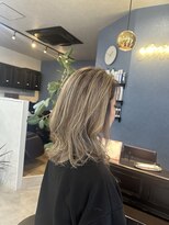 エモ(emo)&nbsp;白髪ぼかしハイライト