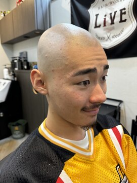 リヴ ヘアワークス(LiVE HAIR WORKS) どう見てもスキンヘッド