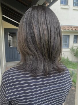 穀雨(Kokuu) 大人シアーベージュミニウルフボブミディアムレイヤー