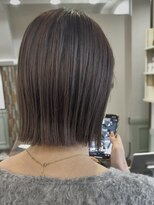 アンダーバーホワイト 南海難波店(_WHITE)&nbsp;切りっぱなしボブ/グレージュカラー