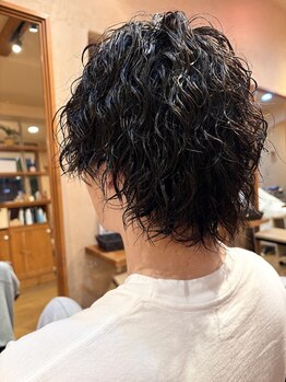 ワームス(warmth)の写真/世代を問わずメンズに人気のワケは、高い似合わせ技術と落ち着いた空間の雰囲気♪ON/OFF共にしっかりキメる
