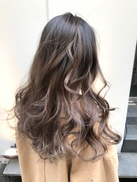 リゼル ユア 渋谷(RISEL YUA) 大人かわいいグラデーションカラー