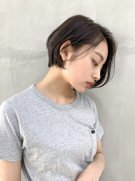 ミィ 表参道(mee.) 【mee.】ハセガワヒトシ 前下がりショート大人ボブ