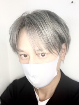 いいねカット プラチナシルバーナチュラルツーブロ