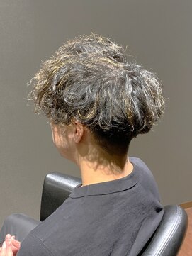 ビーダンディー(Bee dandy) ビジネスツーブロックマッシュ波巻きスパイラルパーマハイライト