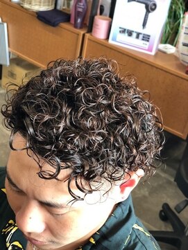 ボヌール ヘアーワークス(Bonheur hair works) 大人スパイラル×アップバング×メンズカット