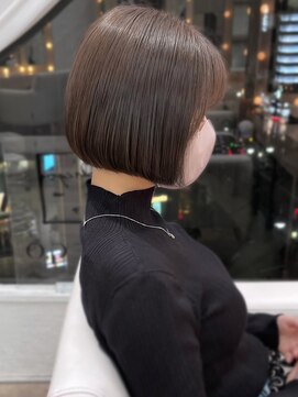 エレノア 渋谷公園通り店(Eleanor) アッシュグレー×ミニボブ