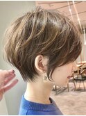 20代30代小顔似合わせ耳かけショート