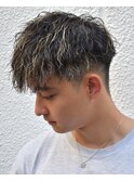 金メッシュ縦落ちツイストスパイラルパーマショートマッシュ