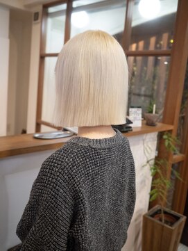 ユートゥイーズ つくば(U too e's) 無機質なハイトーンボブ　寺沢　颯