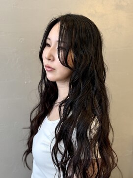 ウイ(u'i) スパイラル巻が可愛い黒髪ロング