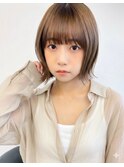 earthショートレイヤーボブミルクティー丸みショートボブ