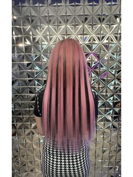 ラブスタシー 名古屋栄(Lovestasy) 派手髪さん向け黒メッシュ