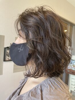 ミネヘアアンドメイク高知店の写真/年齢を重ねた今こそ、自分に合ったカラーでもっと自由に、もっとおしゃれに。