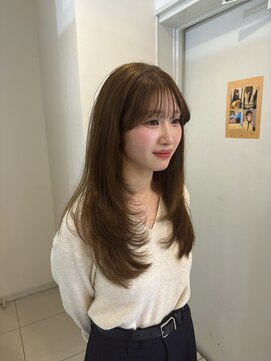 ルオラ(Luora) レイヤーカットヘーゼルベージュ