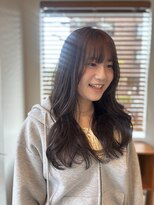 カームス(calms)&nbsp;セミロング、ゆる巻き抜け感ヘア