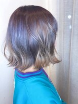 セシル ヘアー(Cecil hair)&nbsp;可愛いホワイトグレー