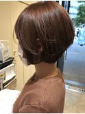 ツヤカラー×丸みショートボブ