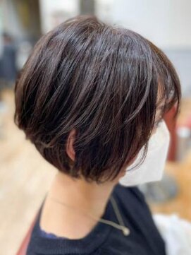 ミーティア バイ クアトロ(Meteor By QUATRO) ナチュラル可愛い★ハンサムショート