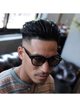 エーピーティートアウエスト(APT. TOR WEST) Undercut slicked back