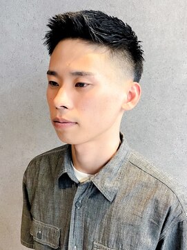 フジヤマバーバーショップ アジト(FUJIYAMA BARBER SHOP ajito) スキンフェードジェットモヒカン【田中美旺】b924