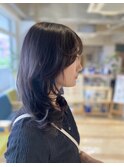 暗髪ミディアムのマッシュウルフ