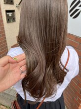 イイナヘアガレージ(117) 【117hairgarage】柔らか艶髪_オリーブベージュ