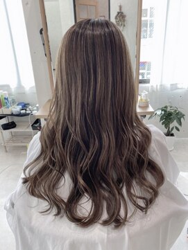 スイ(sui) ハイライトスモーキーベージュ