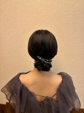 アルコバレーノ(Arcobaleno) タイトシニヨンパーティーヘアセットアップスタイル結婚式