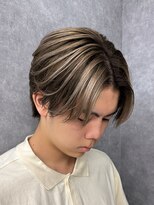 ハイライトセンターパートメッシュダブルカラーツーブロック