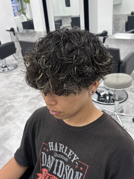 ノイセルヘアー(Noisyle Men's hair) リバースセンターパート/ニュアンスパーマ/ダウンバング/MEN'S