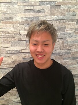 ヘアーズエナジー 守口店(HAIRS energy) シルバーアッシュカラー
