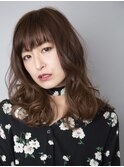 ツヤ感つるっとカール大人セミロング（＝ ウォームブラウン）