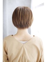 オティアプラスエヌ(OTTIA+n)&nbsp;20代30代40代　知的な表情・レディショート【松山】