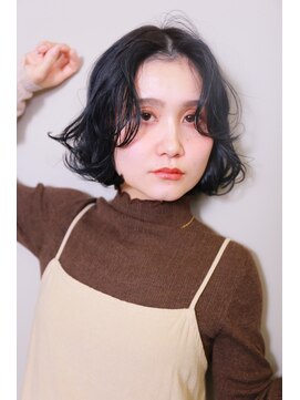 スリーアン(THREE ann.) 大人可愛い黒髪くせ毛風ナチュラルボブ 20代30代40代