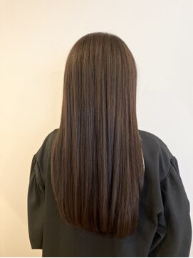 ラディソンカーシィー(RADISSON KASHI) アイロンでのスタイリング仕上げ